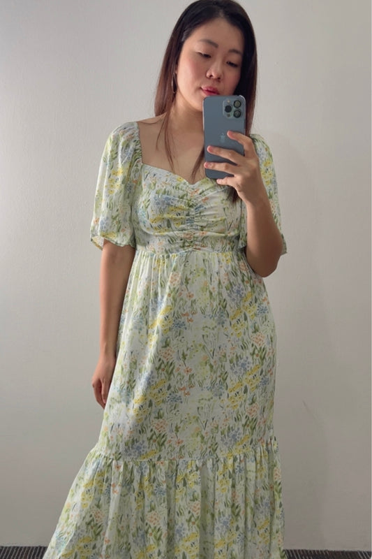 Bevelyn Smocked Midi Dress (Garden Floral)